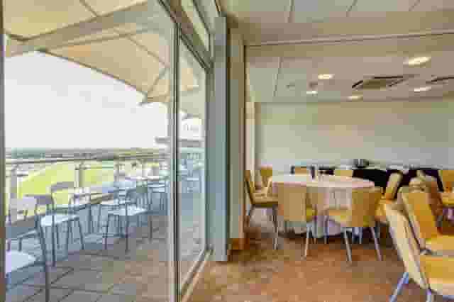 Sandown Park Racecourse