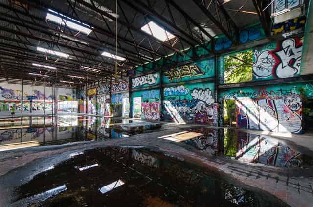 RC Cola Plant in Mana Wynwood: graffiti walls, ideal for art exhibitions and immersive events.