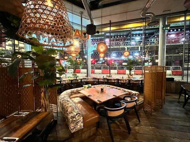 Cabana St Giles