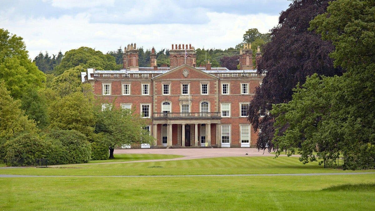 Historic mansion in Weston Park, ideal for upscale events and meetings.