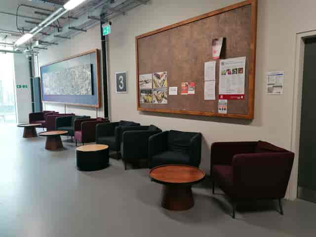 Peckham Room at Mountview: inviting meeting space with comfortable seating for events.