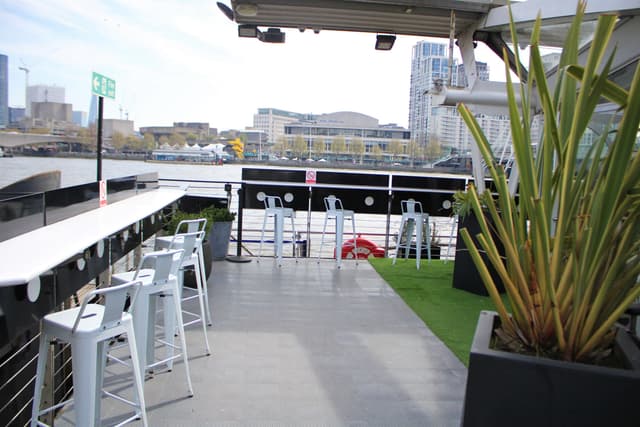 Clipper Lounge Embankment