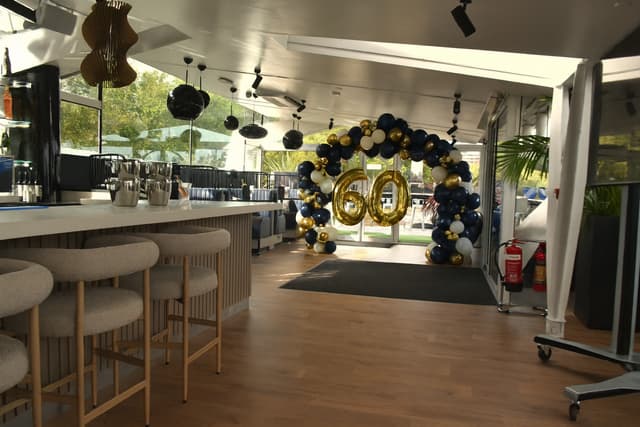 Clipper Lounge Embankment