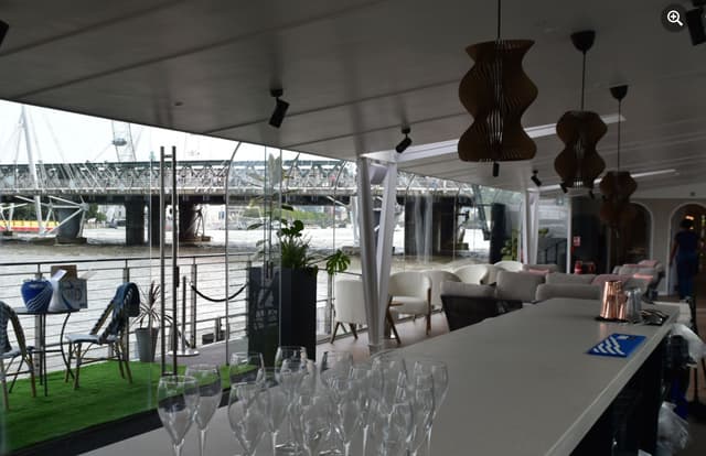 Clipper Lounge Embankment