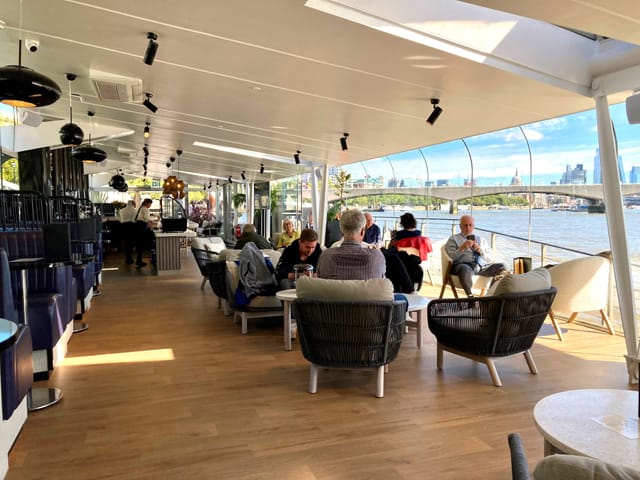 Clipper Lounge EMB