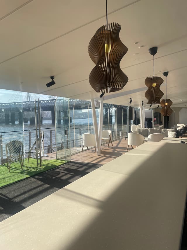 Clipper Lounge Embankment