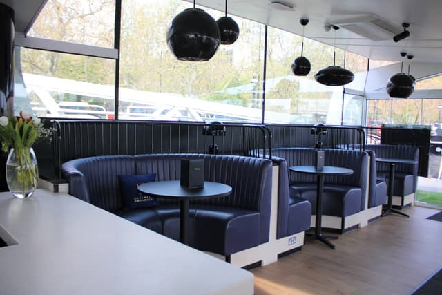 Clipper Lounge Embankment