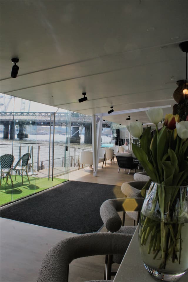 Clipper Lounge Embankment