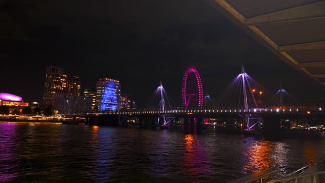Clipper Lounge Embankment