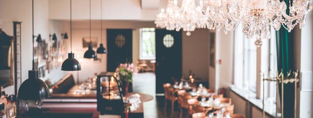 Frannz Club & Restaurant: elegant event space for gatherings and corporate meetings.