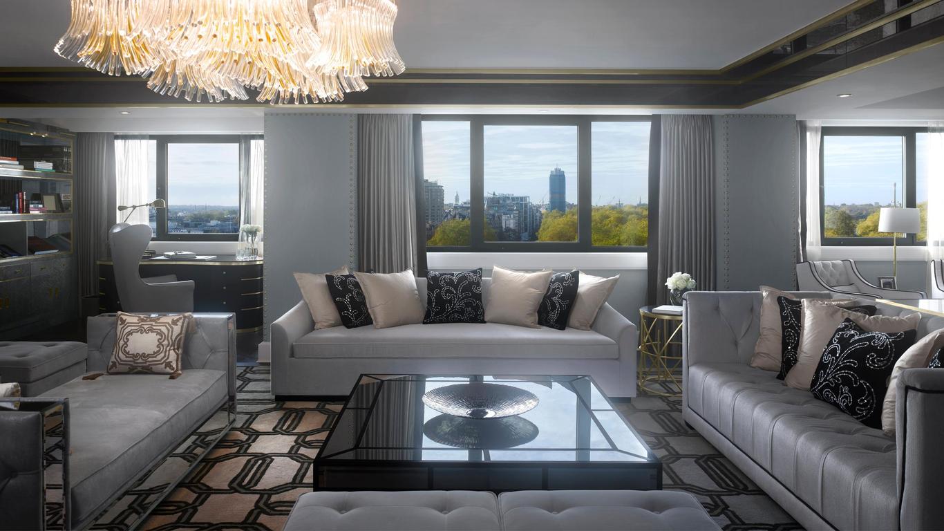 Luxury London hotel lounge, executive retreat, product launch - Banner