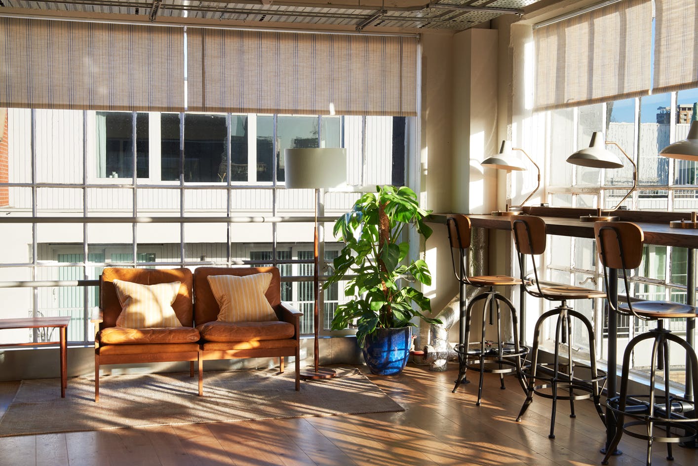 Bright Library in Shoreditch House, ideal for networking and informal meetings.