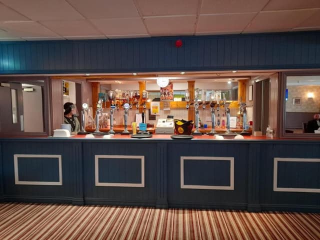 Avenue Club and Lodge