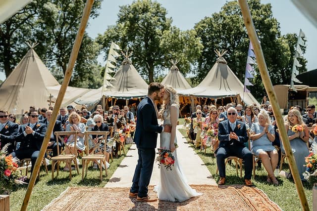 Belcote Farm Tipi Weddings