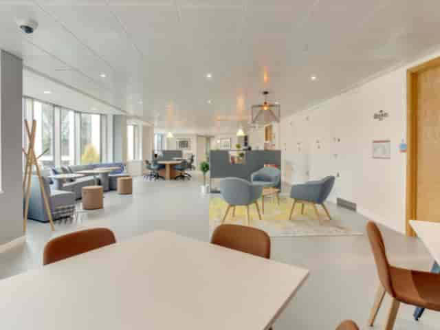 Modern virtual office meeting space in Apex House, ideal for workshops and networking.