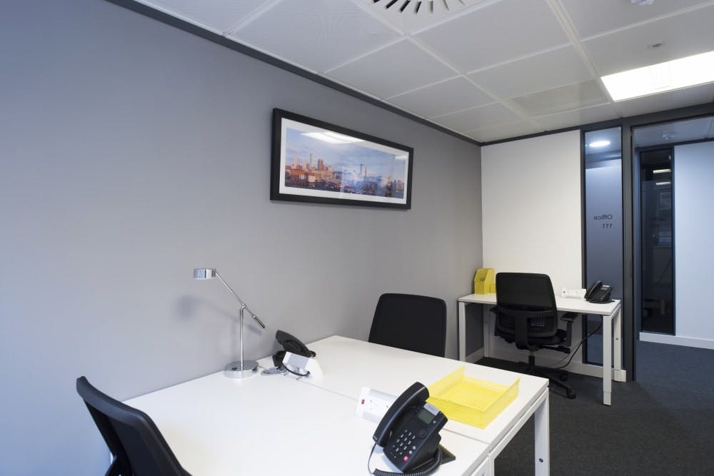 Modern office space at Regus Birmingham, ideal for meetings and events.