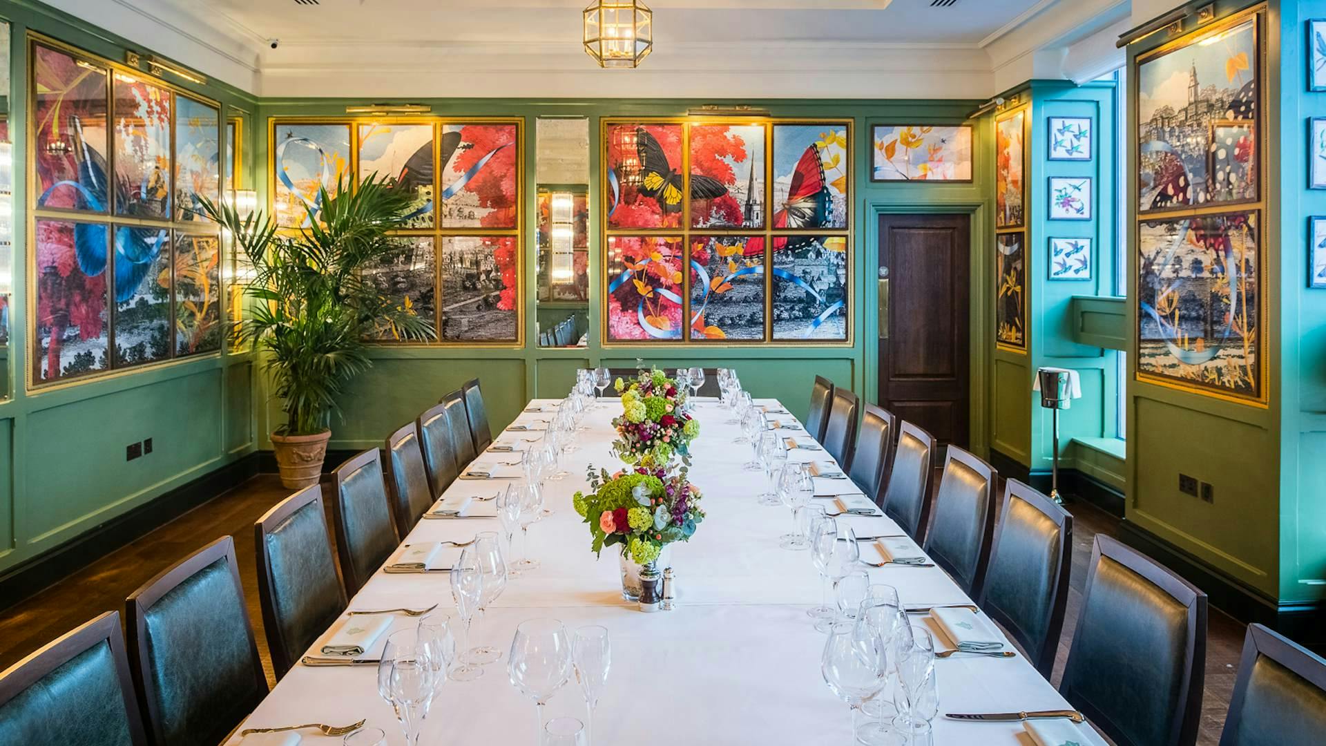 Elegant meeting space at The Ivy Temple Row, ideal for corporate events and gatherings.