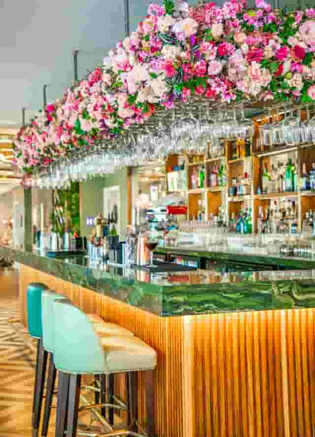 Noel's Bar & Restaurant