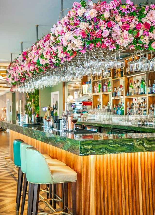 Noel's Bar & Restaurant