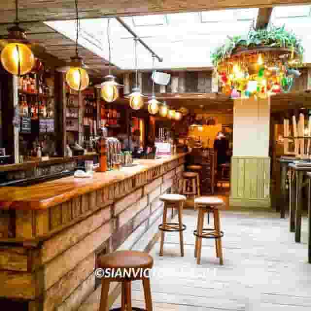 Bar