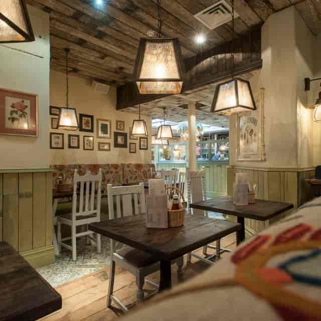 Cozy dining space at The Botanist Birmingham, perfect for intimate meetings and events.