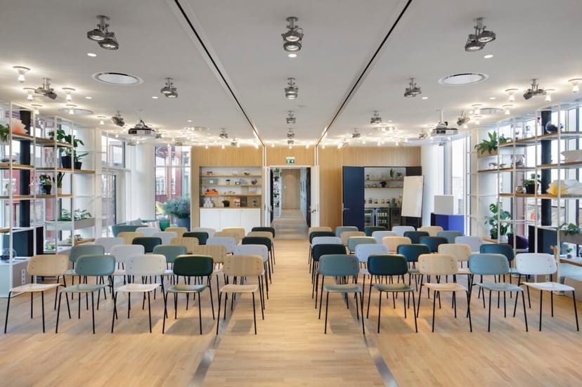 Modern meeting space in Zoku Copenhagen, perfect for workshops and presentations.