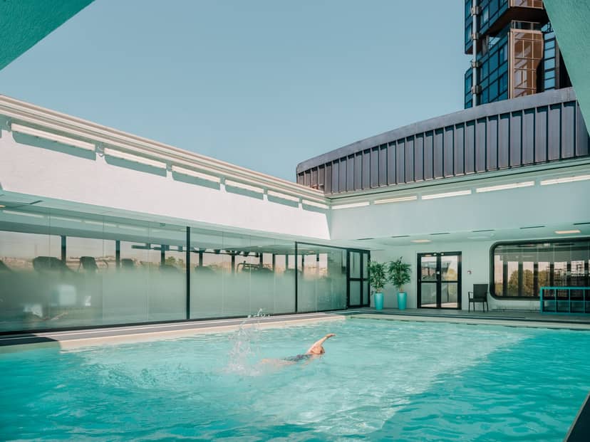 Modern indoor pool at Espace La Seine, ideal for networking events and wellness retreats.
