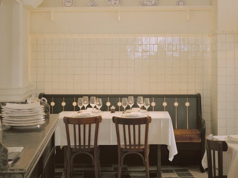 Charming dining space at Château Voltaire, ideal for intimate gatherings and corporate meetings.
