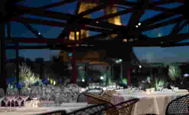 Les Ombres restaurant