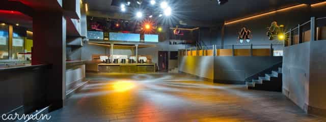 Modern event space in Carré Montparnasse, ideal for corporate gatherings and parties.