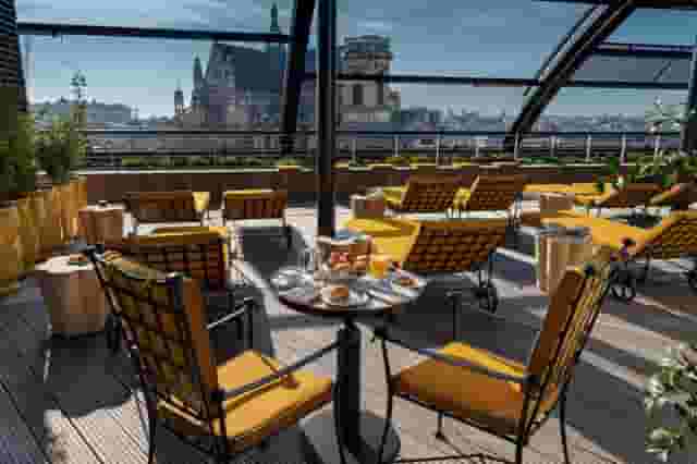 Saint Eustache Lounge