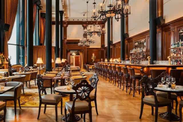 Saint Eustache Lounge