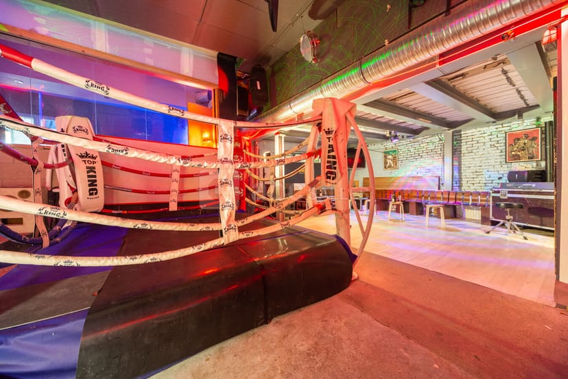 Boxing ring in A.VENUE 58, ideal for corporate events and team-building activities.