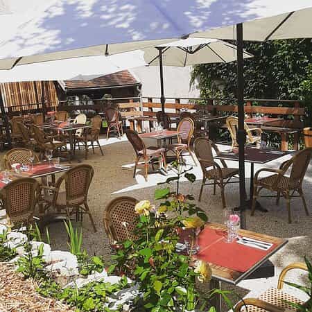 Charming outdoor dining area in Eklo, ideal for networking events and team lunches.