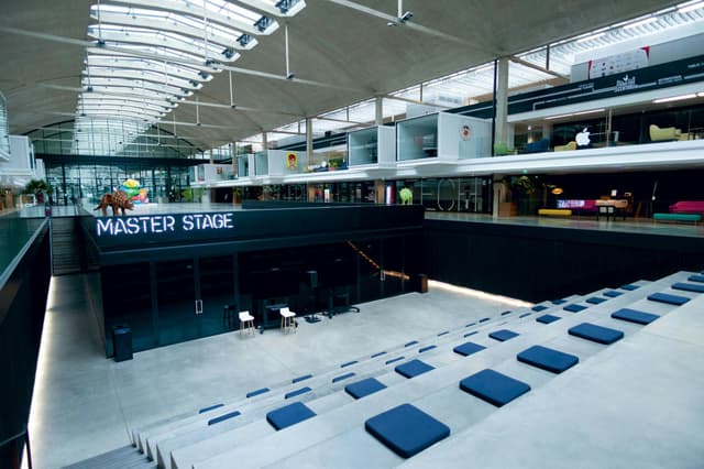 Master Stage