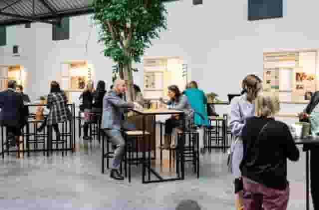 Riverside, Restaurant & Mezzanine