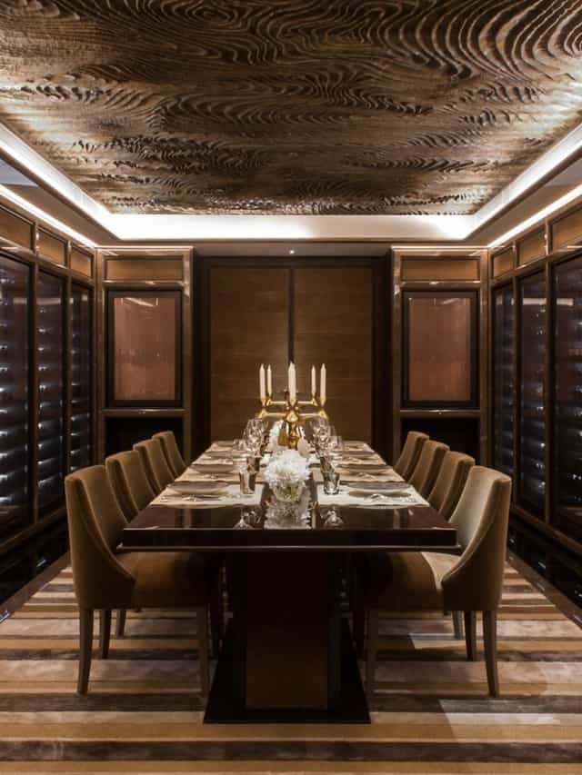 Elegant private dining room at Hôtel du Collectionneur for corporate events and exclusive dinners.