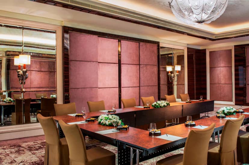 Sophisticated meeting room at The St. Regis Singapore for impactful events and discussions.