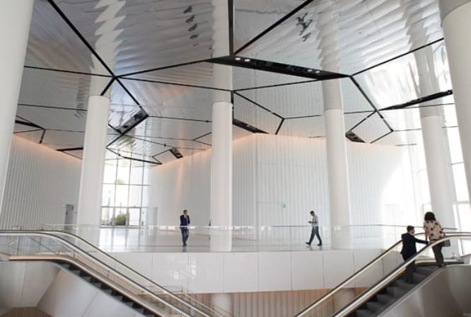 Modern corporate event venue in Tower 47 Milano with sleek design and natural light.
