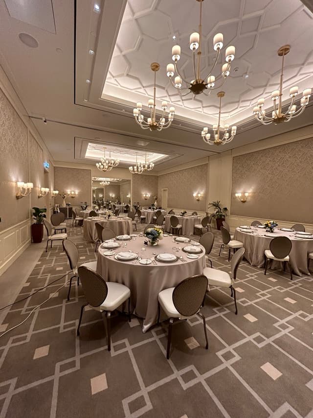 Lulwa Meeting Room