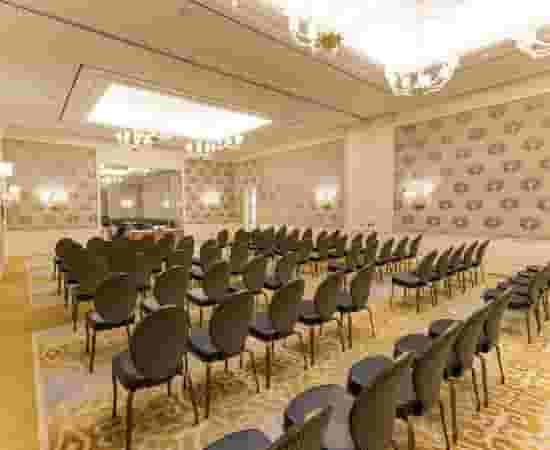 Lulwa Meeting Room