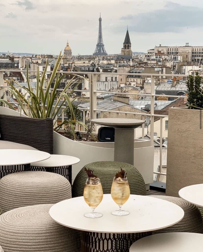 Stylish rooftop venue at Hotel Dame des Arts for networking events and cocktail receptions.