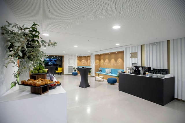 Modern event space with comfortable seating for networking in Prestige Sodexo Collection.