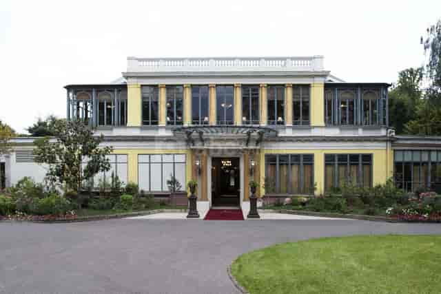 Les Cariatides at Pavillon Ledoyen, elegant venue for corporate events and gatherings.