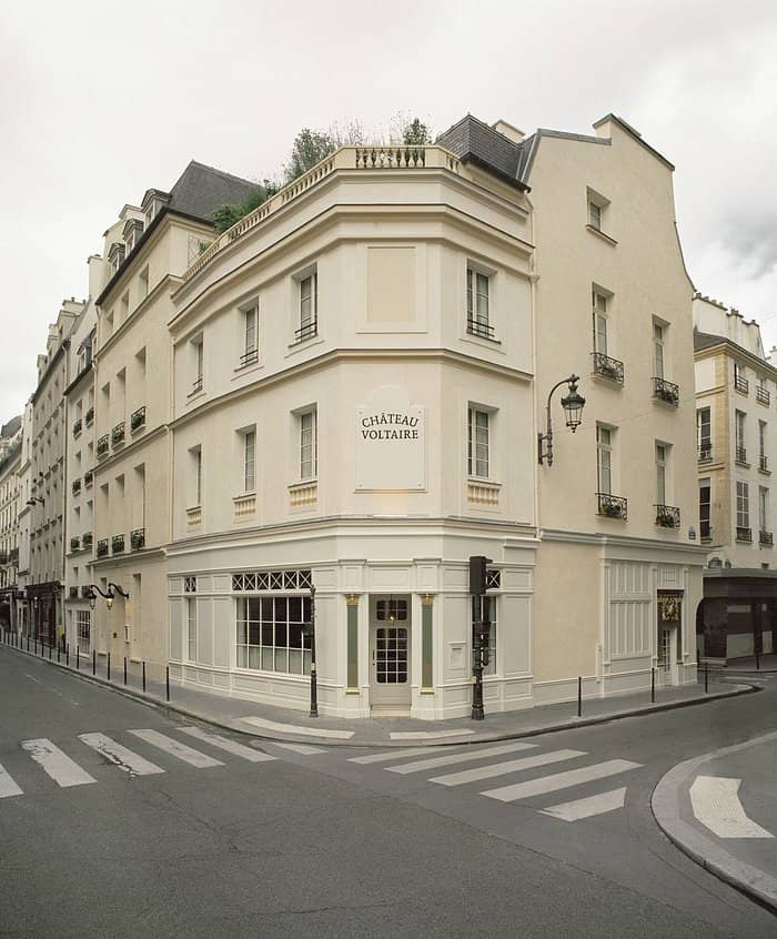 Elegant Suite Voltaire at Château Voltaire, perfect for upscale events in Paris.