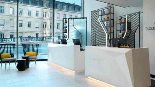 Modern reception area at Plenary, Courtyard Paris Gare de Lyon for meetings and events.