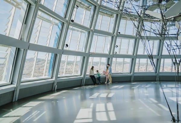 Modern event space at Mirador Torre Glories with panoramic views for networking and workshops.
