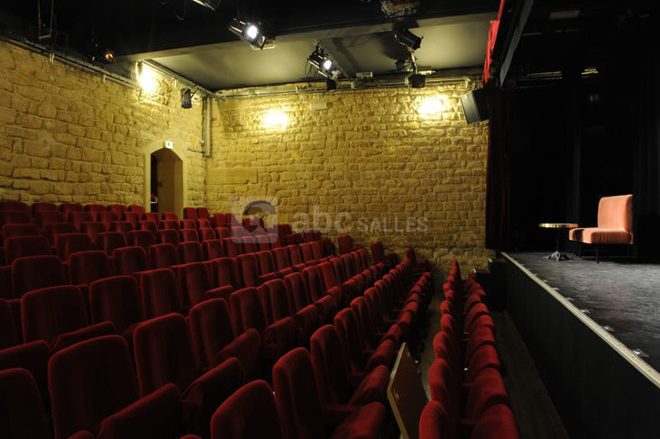 Le Studio Marie Bell theater with plush red seating, ideal for performances and conferences.