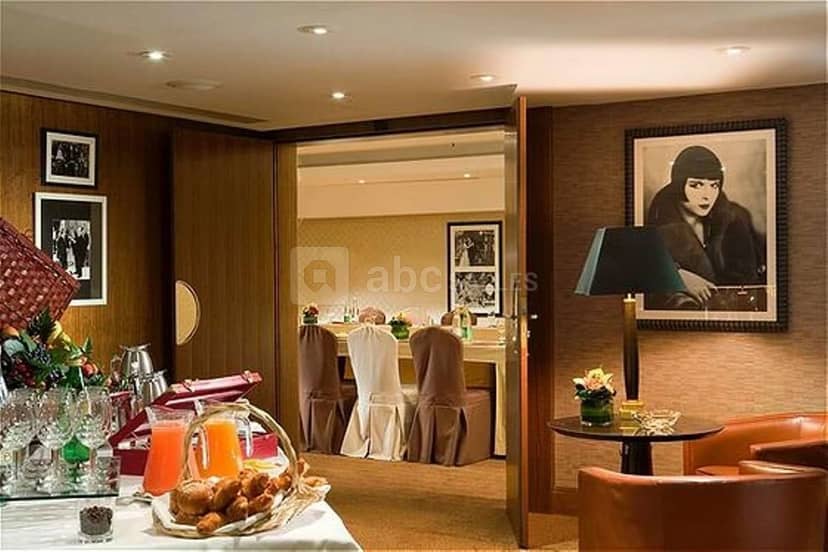 Marylin Monroe in an elegant meeting space for intimate gatherings and conferences.