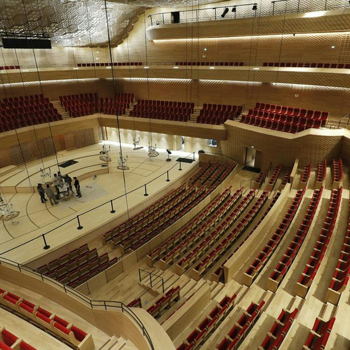 Modern auditorium at La Seine Musicale, ideal for conferences and events.